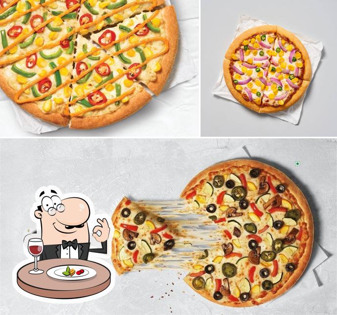 Meals at Pizza Hut Satya Niketan, Delhi