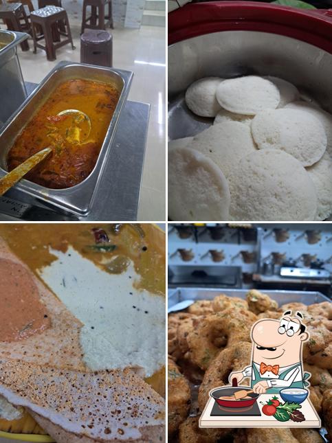 Chicken curry at Moms kitchen