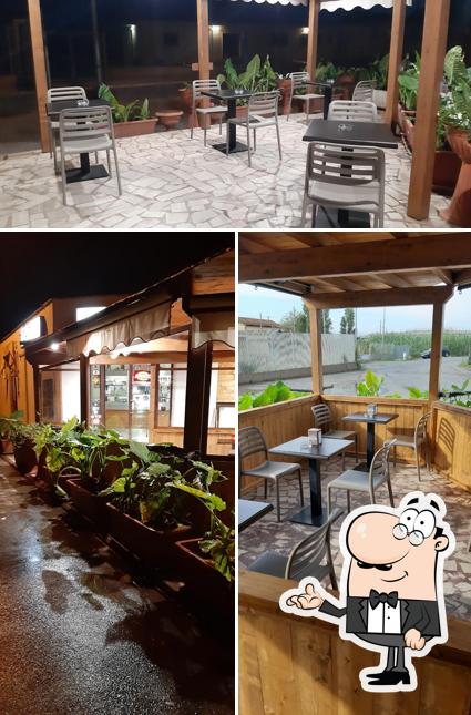 Siediti a un tavolo di Snack Bar "da SCINTILLA"