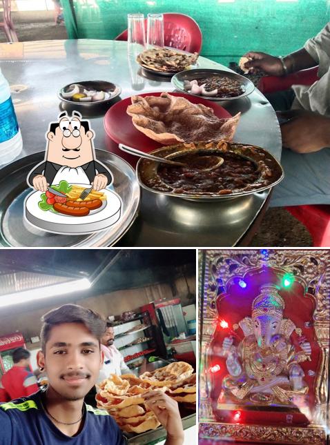 Food at Hotel 55555 ( होटल फाय फाय फाय फाय फाय)