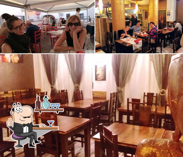 Siediti a un tavolo di Samarcanda