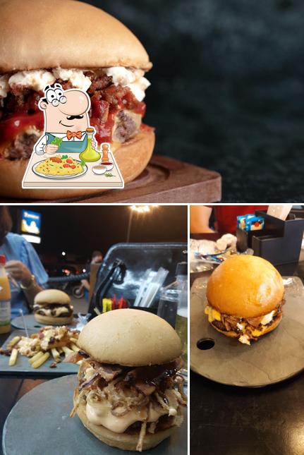 Sanduíche de carne de porco desfiada em 45 Burger - Hambúrguer Artesanal Delivery e Takeout