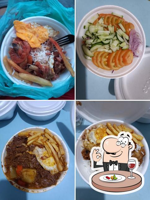 Sanduíche de carne de porco desfiada em Gaúcho Marmitas