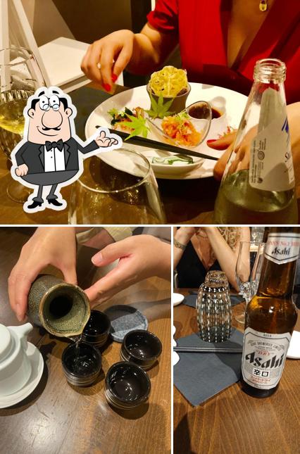 Dai un'occhiata agli interni di Otto Osteria Giapponese