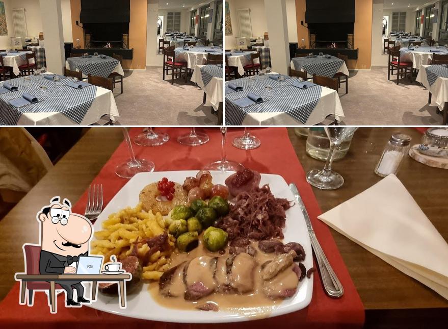 La interni e cibo del ristorante