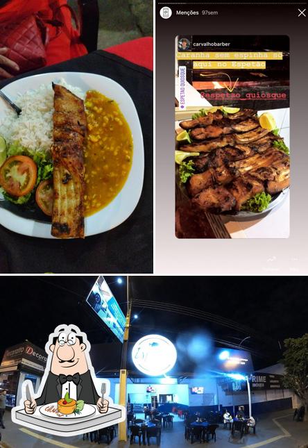 O Espetão Quiosque bar restaurante (peixes-de-agua-dôce)) se destaca pelo comida e interior