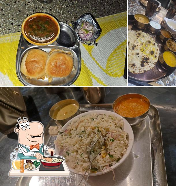 Fried rice at Kadamba Samrat