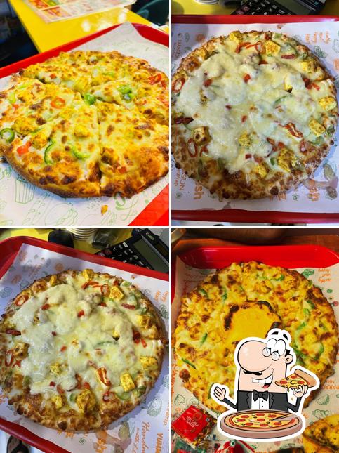 Get pizza at Mapango Pizza Meerut