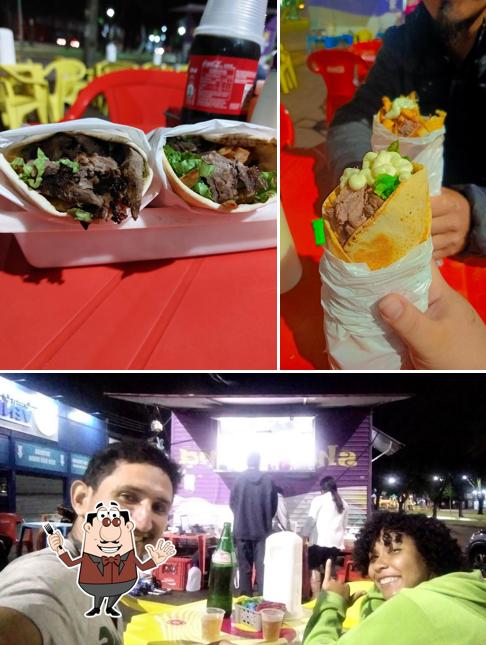 A imagem da comida e interior a Ki Shawarma