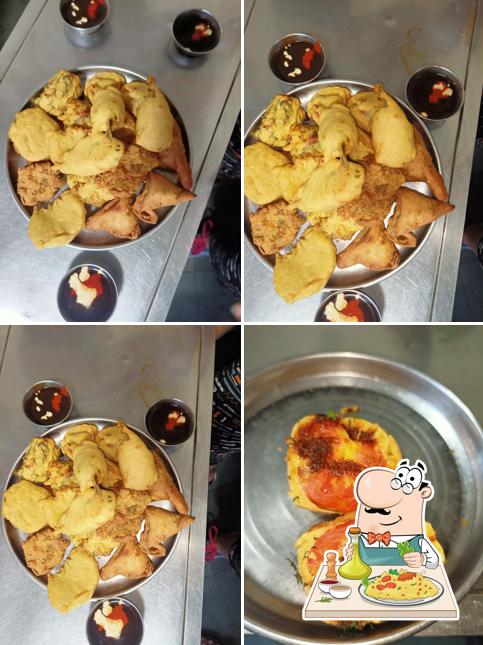 Meals at Dayalji Bhai Bhajiyawala,gondal