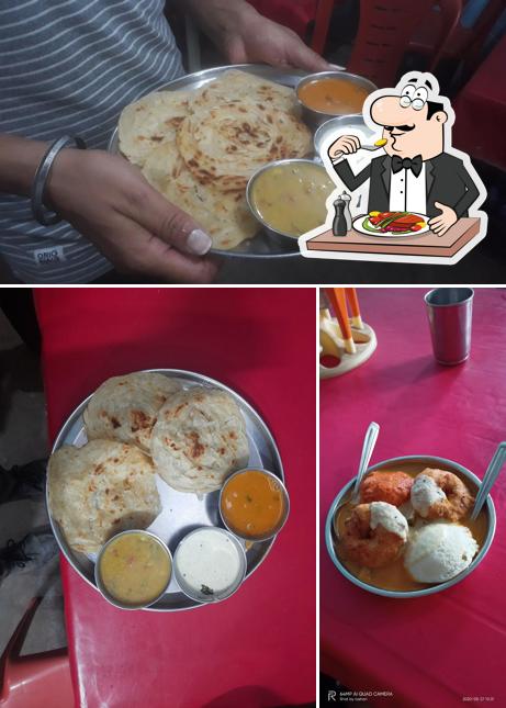 Food at Selvam Ganesh South Indian Food Stall