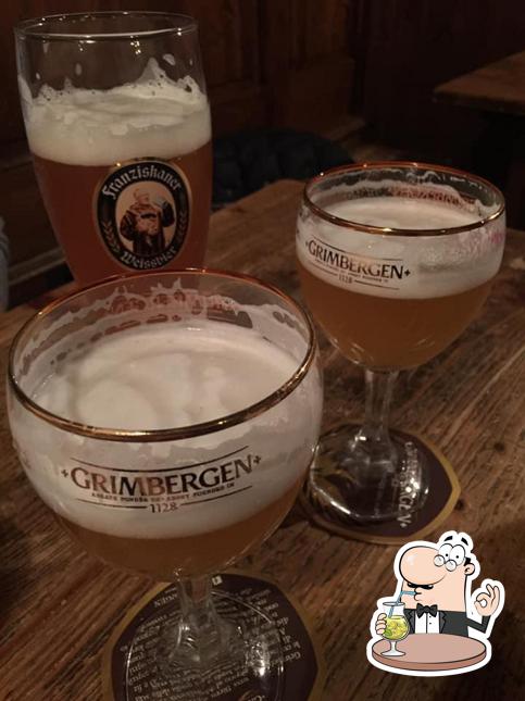 Prenditi un drink dal menu