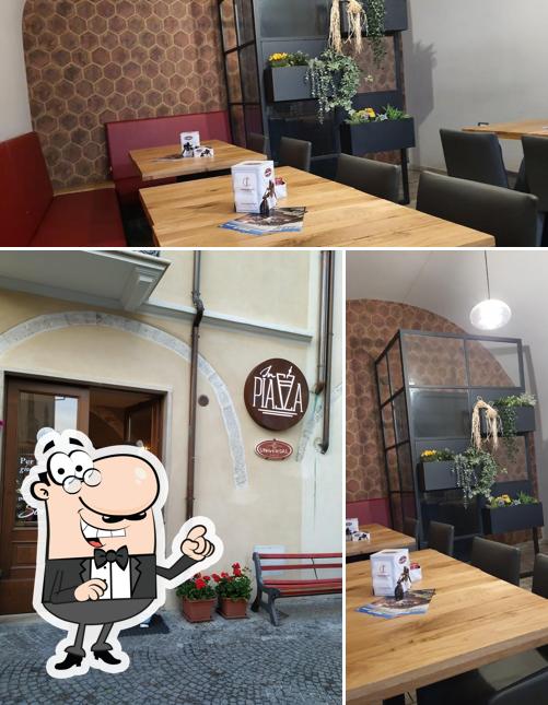 Dai un'occhiata agli interni di In Piazza