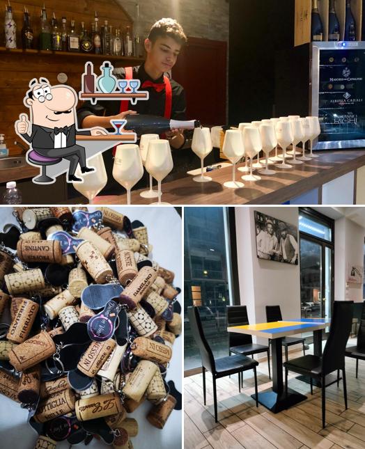 Siediti a un tavolo di Divino in Vino Siediti a un tavolo di Divino in Vino