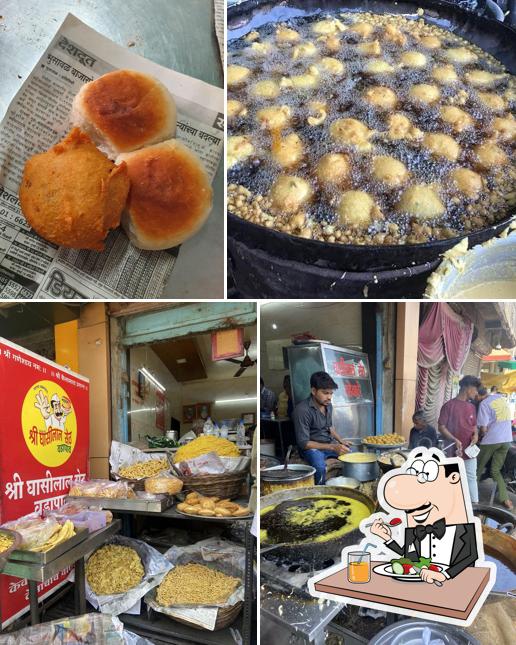 Food at Ghasilal seth Vada Pav