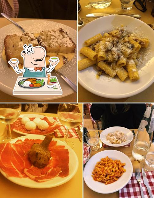 Platti al Pizzeria Etruria