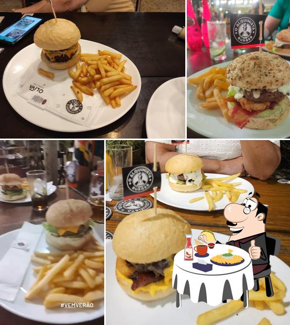 Experimente um hambúrguer no Forneria Oliva - Pizzaria em Bombinhas