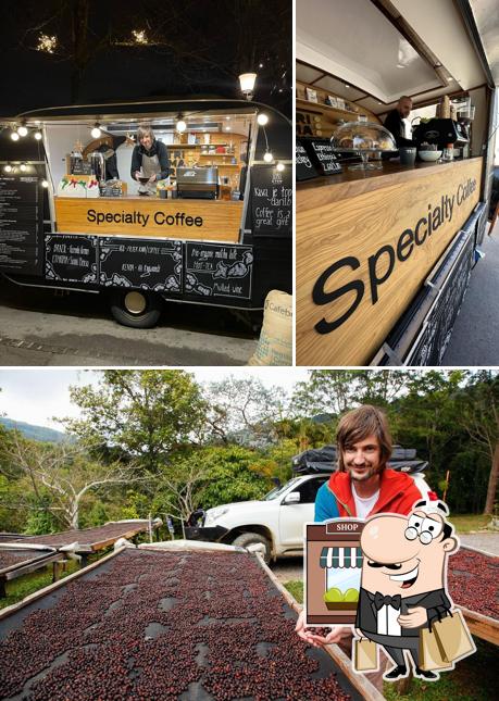 Gli esterni di Tri Marije Coffee Trailer