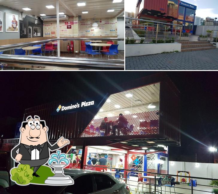 Entre diferentes coisas, exterior e comida podem ser encontrados a Domino's Pizza - Bessa