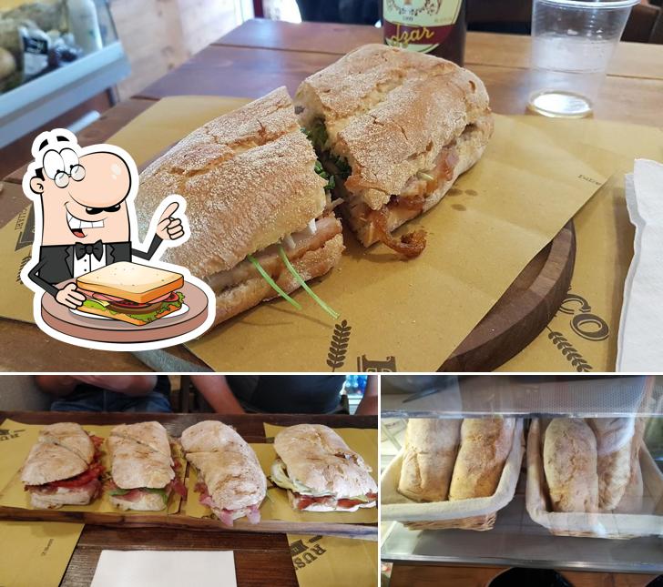 Assaggia uno dei panini serviti a Rustico Il Panino