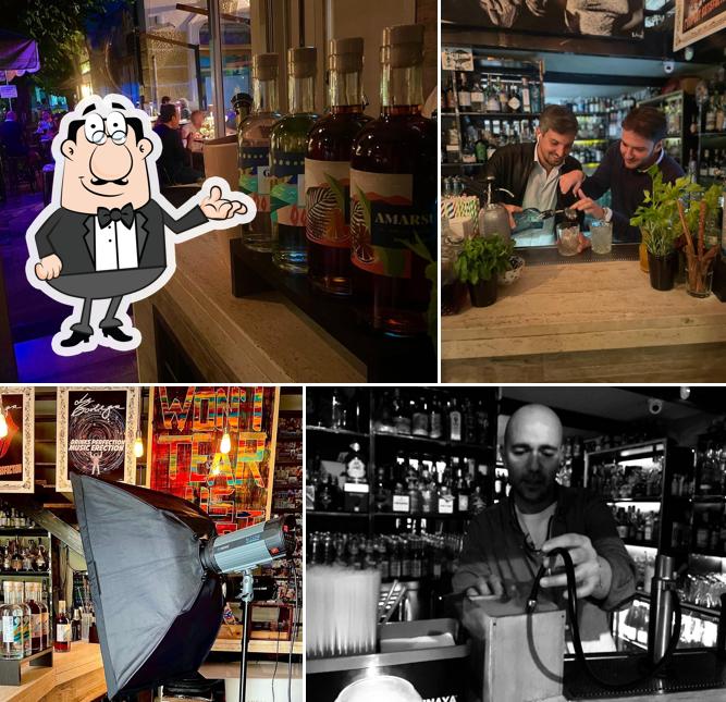 Siediti a un tavolo di La Bodega