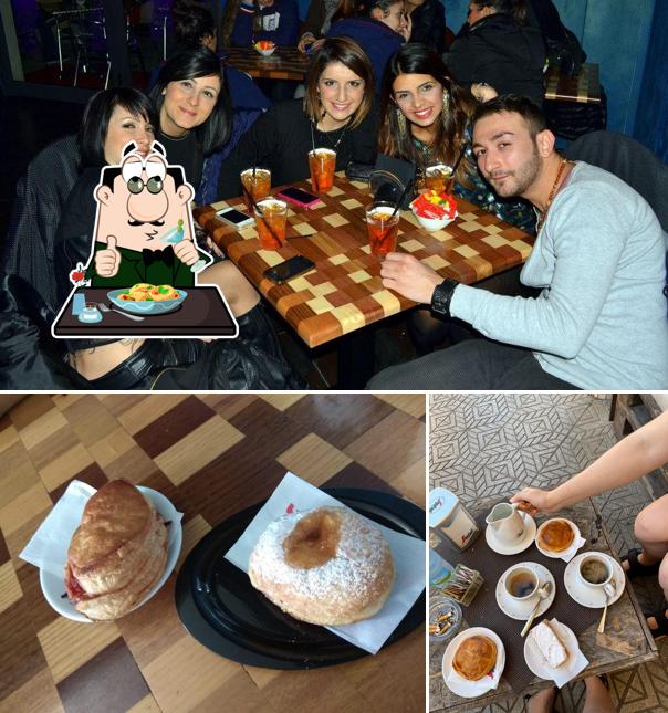 Questa è la immagine che presenta la cibo e bancone da bar di Almond Caffè Lounge Bar