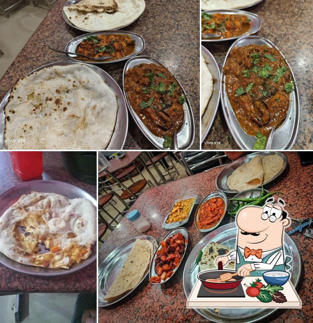 Chicken curry at Trilochan Sahoo Goodfood Veg. restaurant