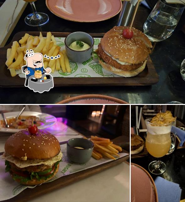 Meals at Bell Botum Bar