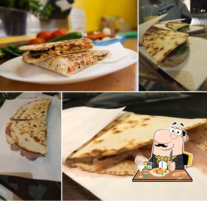 Platti al La Bottega della Piada