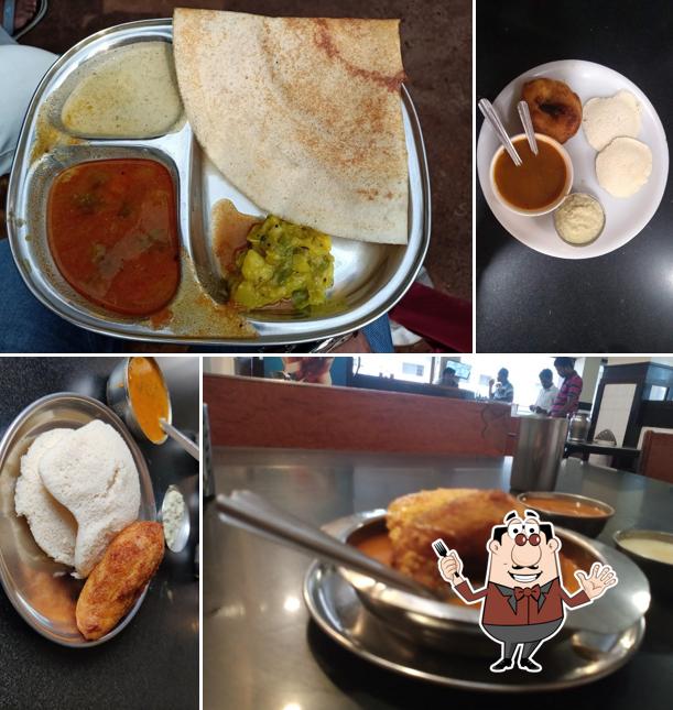 Idli at Kamat Hotel