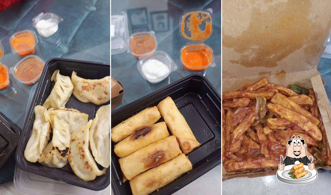 Spring rolls at YOMO MOMO