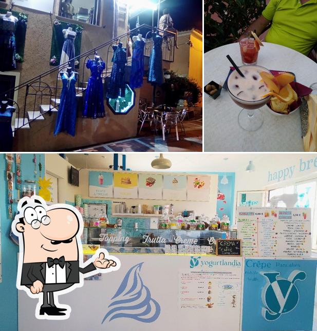 Siediti a un tavolo di Yogurtlandia San Teodoro
