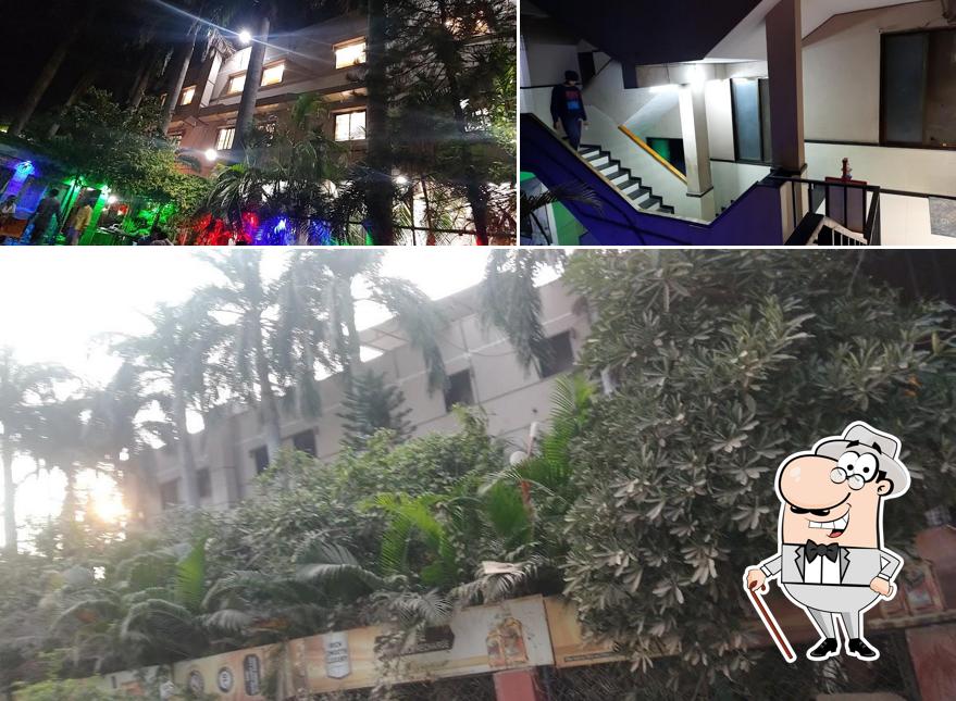 Take a look at the exterior of Hotel Sourabh