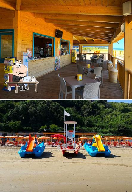 Siediti a un tavolo di Lido Ponente Rodi Garganico