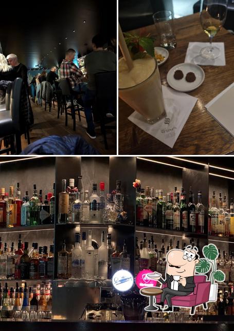 Siediti a un tavolo di my senses The Bar