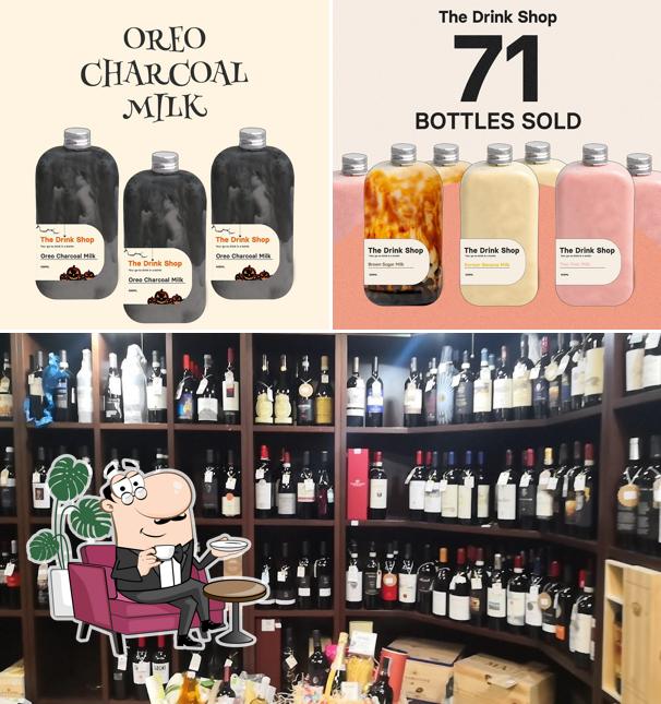 Gli interni di Drink Shop