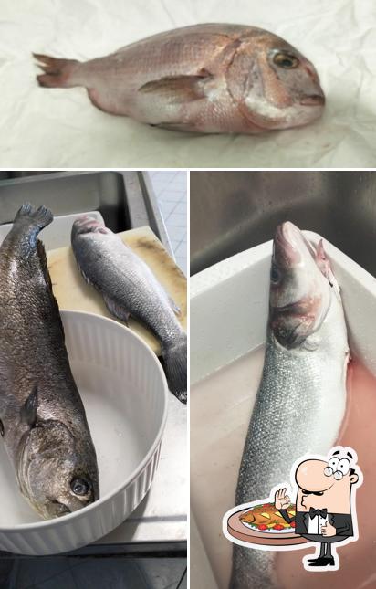 Ristorante Alla Marina serve un'ampia scelta di pasti a base di pesce