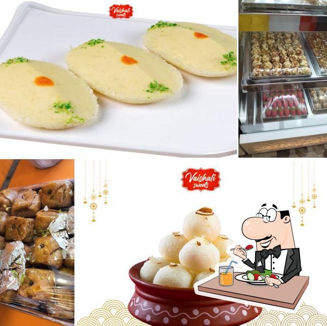 Food at Vaishali Sweets