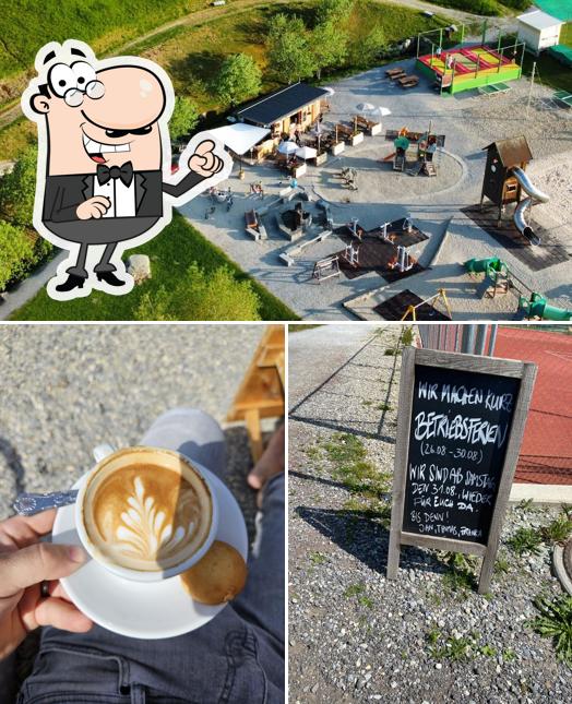 La esterno e cibo del ristorante