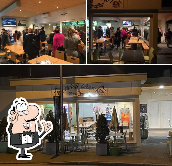 Dai un'occhiata agli interni di Kebab Haus