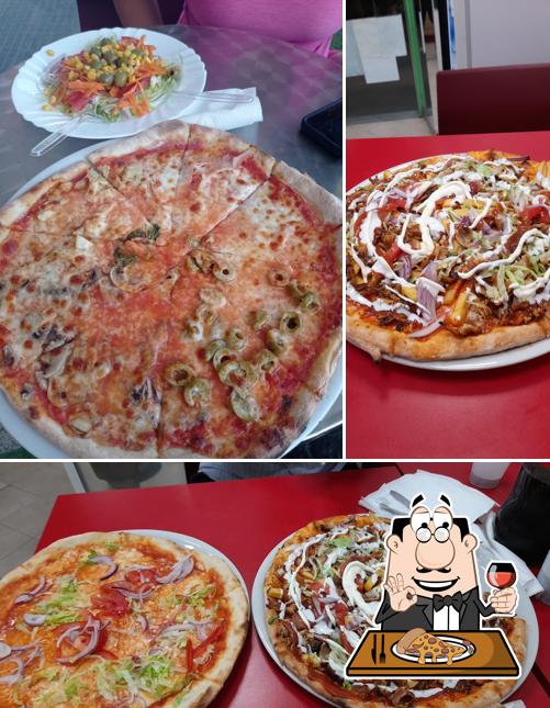 Prenditi una pizza a Chicken and Chicken