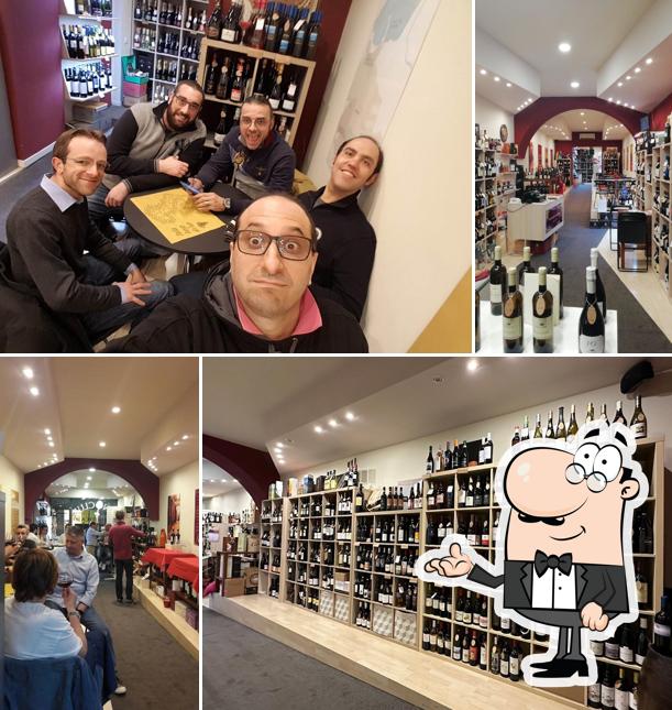 Siediti a un tavolo di Enoteca Enoclub