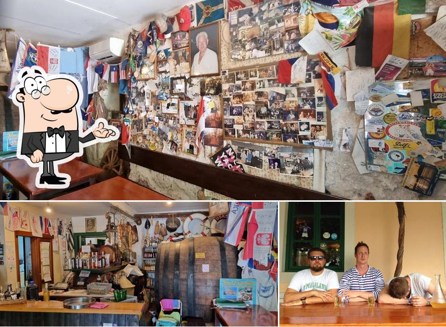 Dai un'occhiata agli interni di Mate Vino