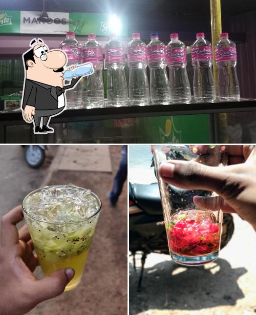 Pick a drink at Manoos Thattukada