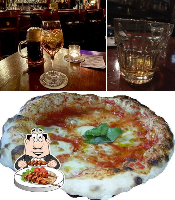 La foto di cibo e birra da Scotch club