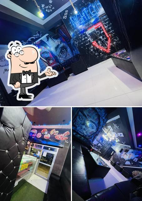 The photo of Apna Cafe’s interior and food