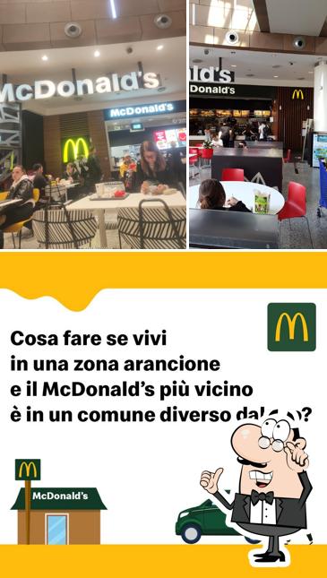 Siediti a un tavolo di McDonald's Carugate