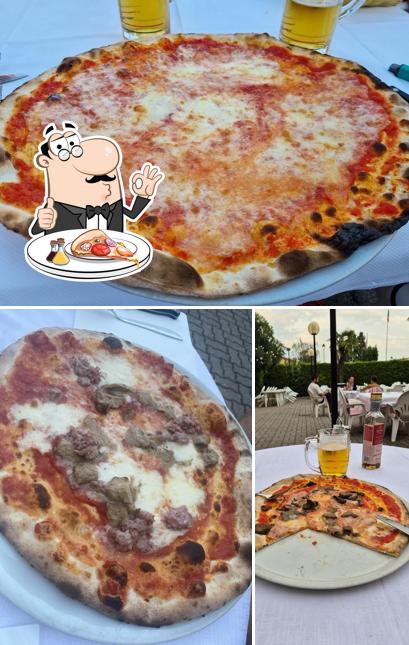 Scegli una pizza a Pizzeria Giardino