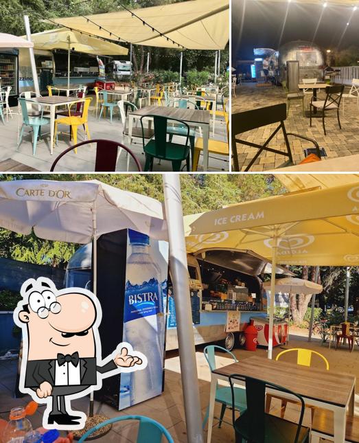 Gli interni di Mezzino Street Food Lanterna Camp