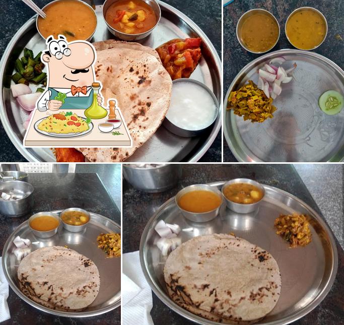 Meals at Shree Mahaveer Bhojnalaya